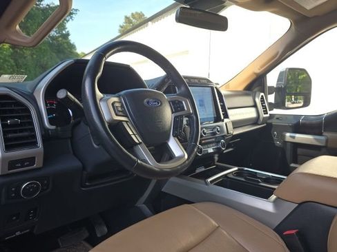Used 2022 Ford F250 Lariat w/ Lariat Ultimate Package AWD/4WD image 25