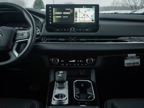 New 2026 Mitsubishi Outlander ES AWD/4WD image 16