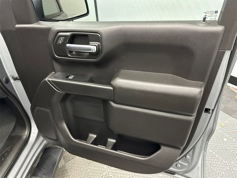 Used 2023 Chevrolet Silverado 1500 Custom image 15