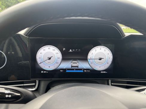 Used 2025 Hyundai Elantra SEL FWD image 38