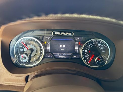 Used 2019 RAM 2500 Laramie AWD/4WD image 16