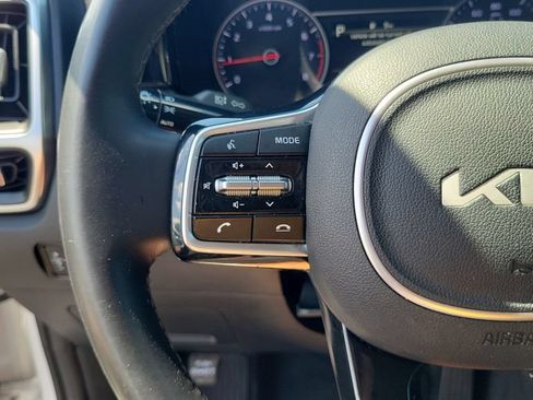 Used 2022 Kia Sorento S FWD image 17