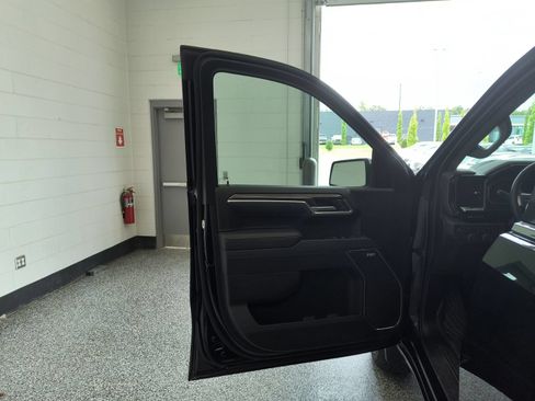Used 2026 Chevrolet Silverado 1500 LTZ AWD/4WD image 11