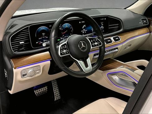 Used 2023 Mercedes-Benz GLS 450 4MATIC image 17