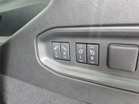 Used 2026 Cadillac Vistiq Sport w/ LPO, Floor Liner Package AWD/4WD image 9