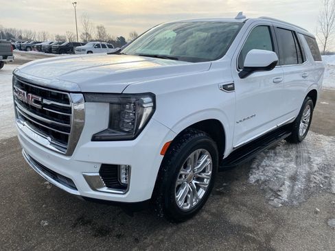 Used 2024 GMC Yukon SLT image 2