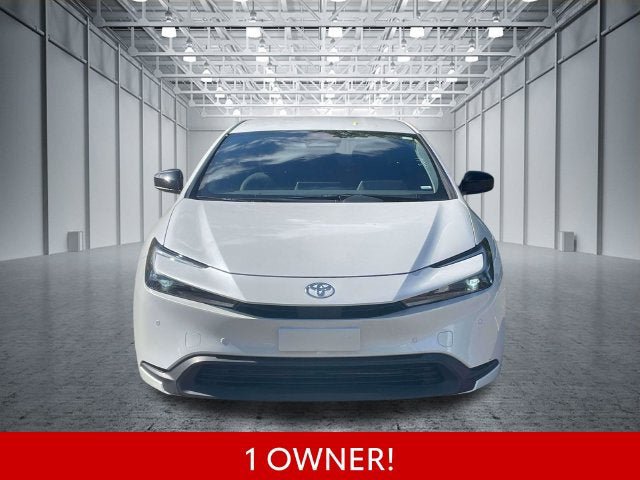 Used 2025 Toyota Prius LE FWD image 2