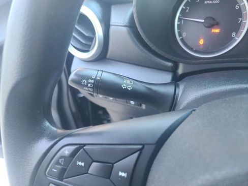 Used 2020 Nissan Versa S image 21