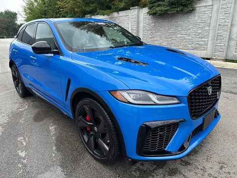 Used 2024 Jaguar F-PACE SVR AWD/4WD image 9