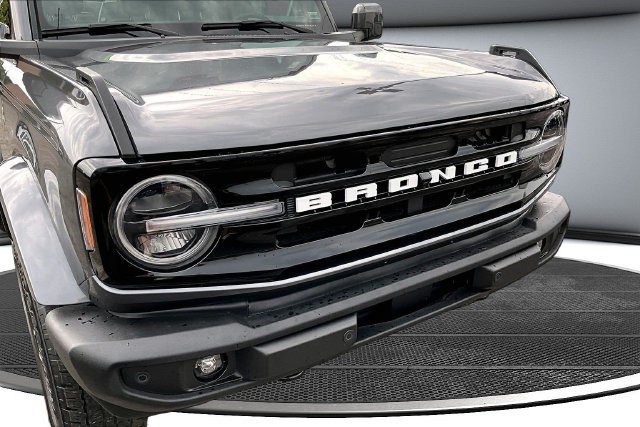 Used 2023 Ford Bronco Outer Banks AWD/4WD image 31