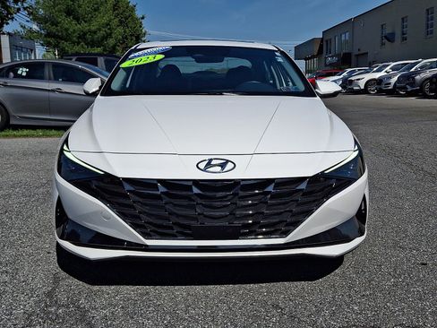 Certified 2023 Hyundai Elantra Limited w/ Cargo Package FWD image 2