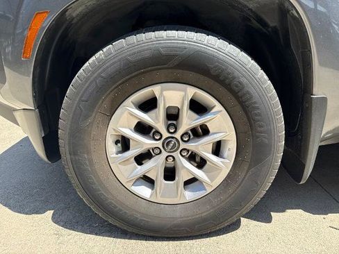 Certified 2024 Nissan Frontier SV w/ Technology Package RWD image 2