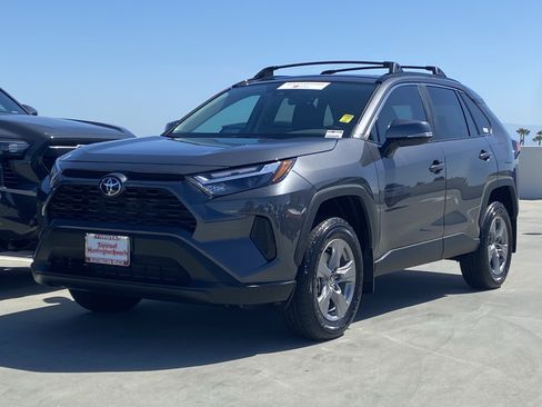 Certified 2025 Toyota RAV4 XLE w/ Convenience Package image 5