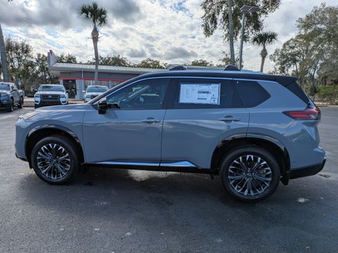 New 2026 Nissan Rogue Platinum image 7