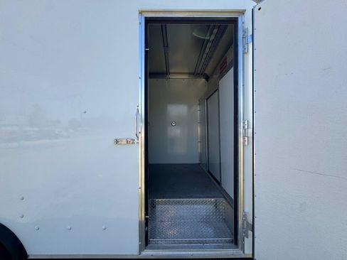 Used 2023 Ford Transit 350 DRW RWD image 21