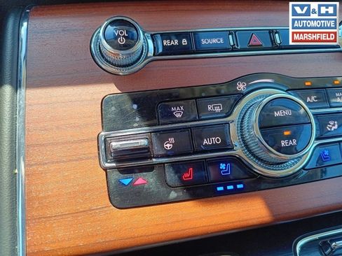 Used 2023 Lincoln Aviator Reserve AWD/4WD image 11