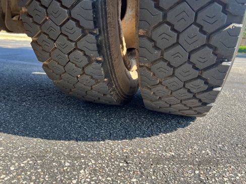 Used 2006 Ford F450 2WD Regular Cab Super Duty image 40