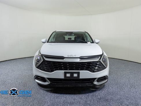 Used 2024 Kia Sportage EX image 2