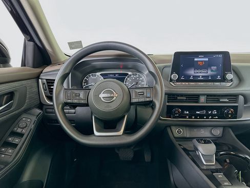 Used 2023 Nissan Rogue SV image 17