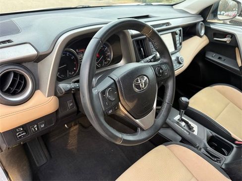 Used 2016 Toyota RAV4 XLE w/ Convenience Package image 8