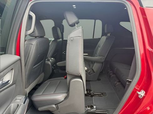 Used 2024 Chevrolet Traverse Z71 AWD/4WD image 19