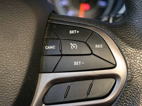 Used 2019 Jeep Cherokee Sport FWD image 22