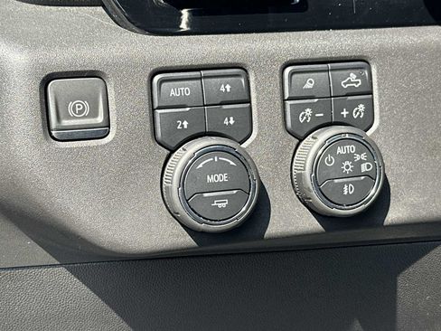 Certified 2024 Chevrolet Silverado 1500 ZR2 w/ Technology Package AWD/4WD image 18