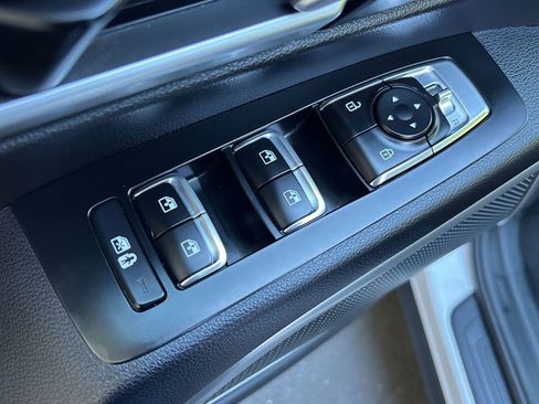 Used 2022 Kia Telluride S image 19