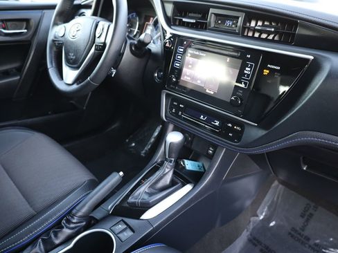 Used 2017 Toyota Corolla SE image 17