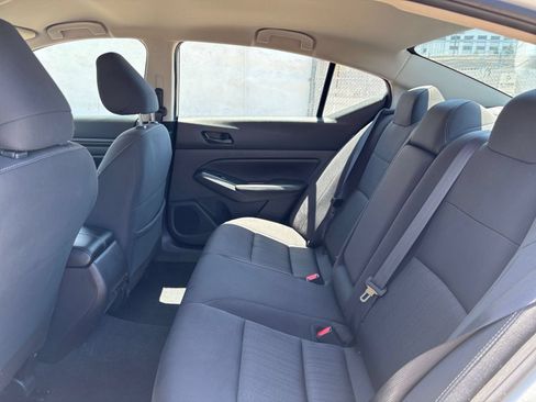 Used 2025 Nissan Altima 2.5 SV FWD image 25