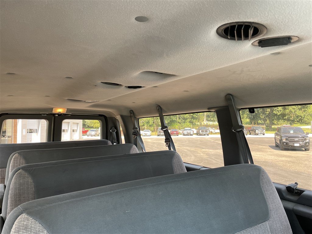Used 2000 Ford E-350 and Econoline 350 XLT RWD image 17
