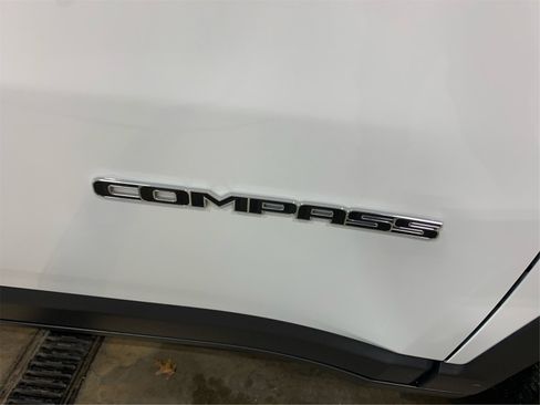 Used 2024 Jeep Compass Sport image 23