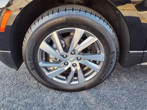 Used 2023 Chevrolet Equinox Premier image 5