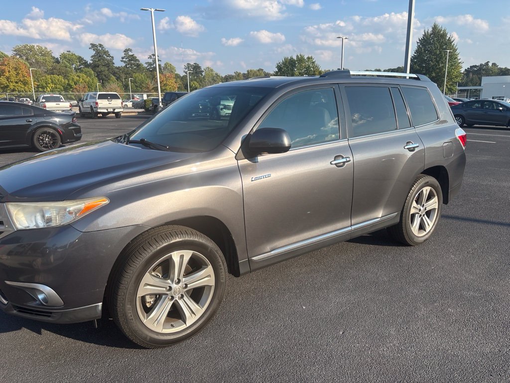 Used 2011 Toyota Highlander Limited w/ Tow Pkg FWD image 2