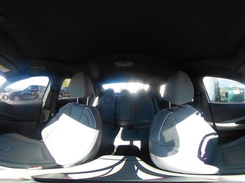 Used 2025 Hyundai Elantra Limited image 42