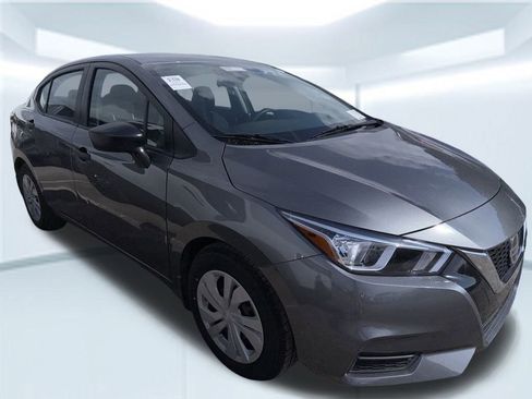 Used 2022 Nissan Versa S image 4