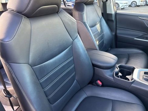 Used 2020 Toyota RAV4 XLE Premium image 28