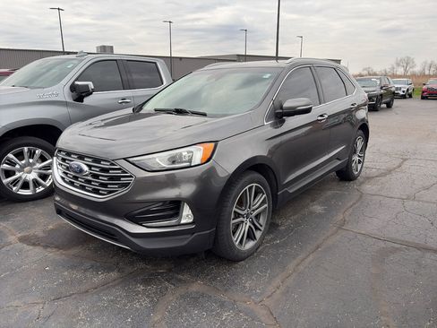 Used 2019 Ford Edge Titanium w/ Cold Weather Package image 4