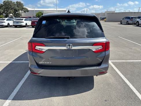 Used 2018 Honda Odyssey EX-L image 4