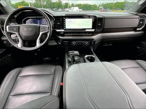 Used 2024 Chevrolet Silverado 1500 LT Trail Boss w/ LT Trail Boss Premium Package AWD/4WD image 8