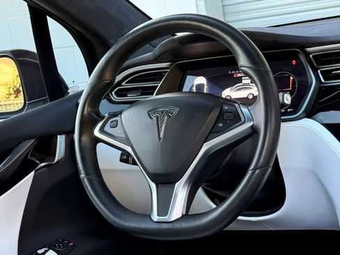 Used 2016 Tesla Model X Performance AWD/4WD image 13