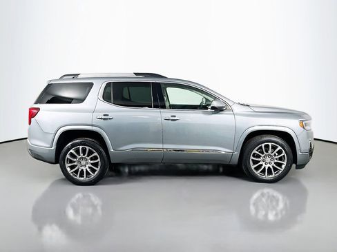 Used 2023 GMC Acadia Denali image 4