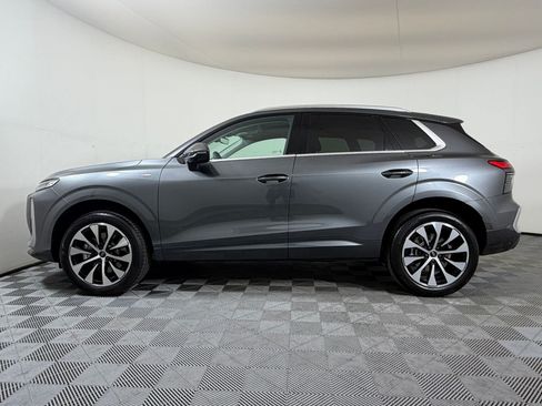 New 2026 Audi Q3 quattro 2.0T AWD/4WD image 2