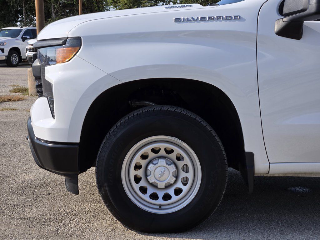 Used 2024 Chevrolet Silverado 1500 W/T w/ Trailering Package AWD/4WD image 8