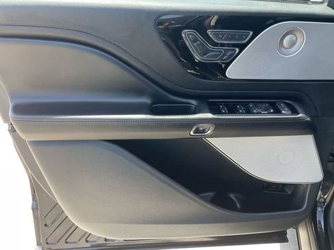 Used 2021 Lincoln Aviator Reserve w/ Equipment Group 202A image 23