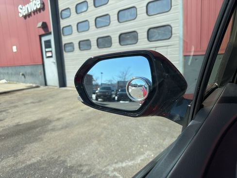 Used 2018 Toyota Prius Prime Premium image 33