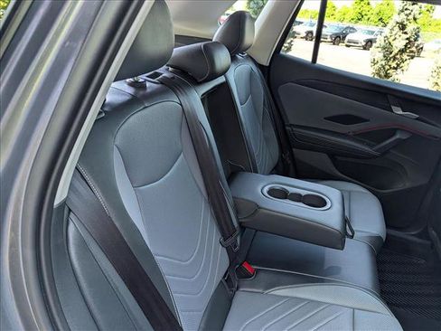Certified 2025 Volkswagen Tiguan SE w/ Panoramic Sunroof Package AWD/4WD image 15