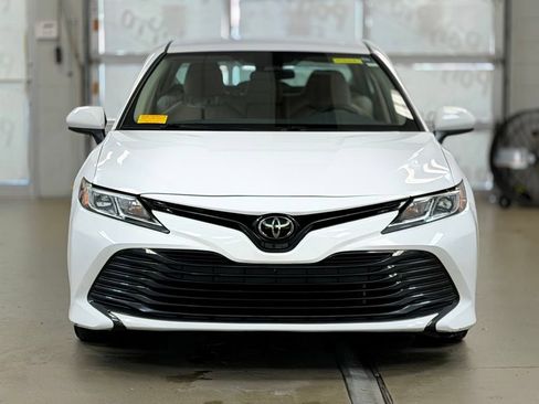 Used 2020 Toyota Camry LE FWD image 2