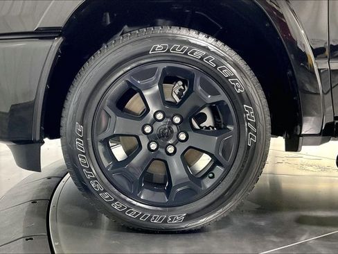 Used 2025 RAM 1500 Big Horn AWD/4WD image 9