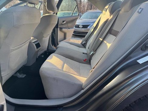 Used 2014 Toyota Camry LE image 23